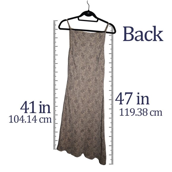 Asymmetrical design spaghetti strap dress - Picture 10 of 10